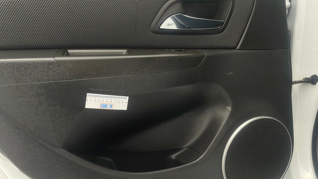 Doors Rear LHS Scratch