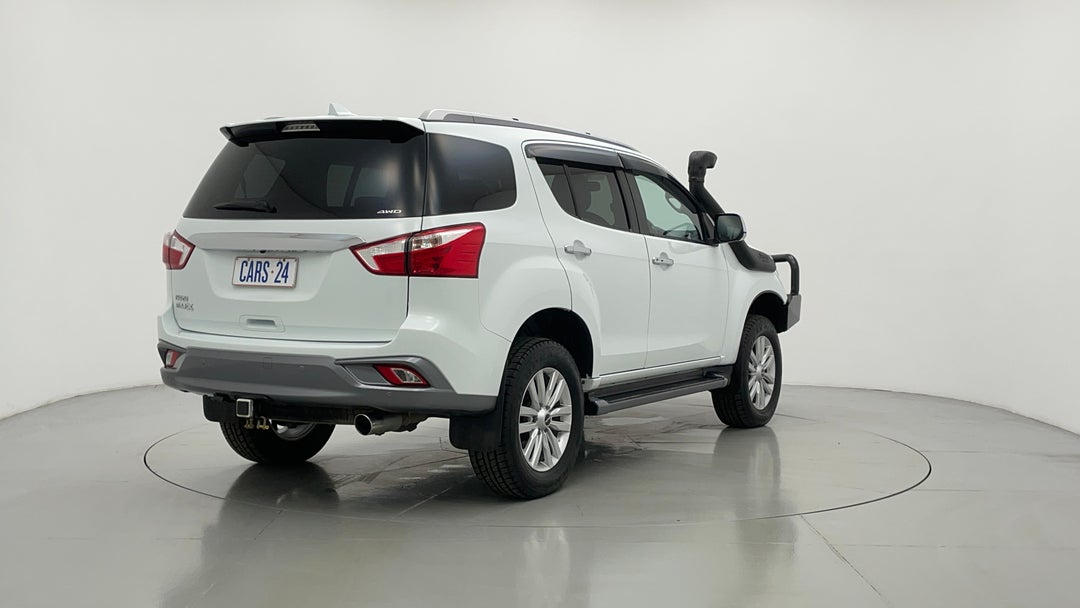 Right Back Diagonal (45- Degree) View