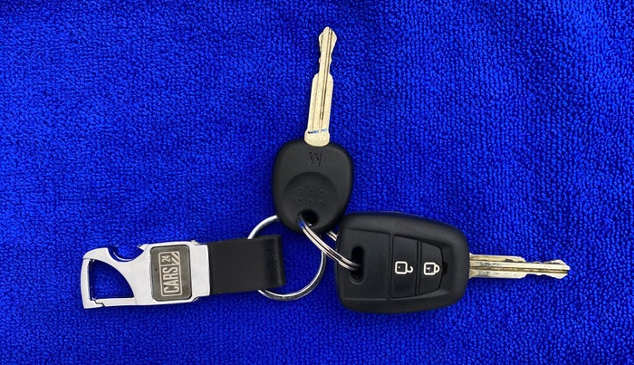 2015 Hyundai Grand i10 SPORTZ 1.2 KAPPA VTVT, Petrol, Manual, 35,513 km, Key Close Up