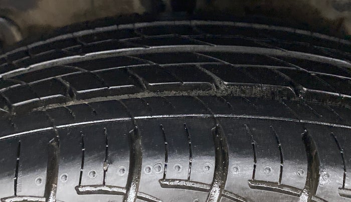 2015 Hyundai Grand i10 SPORTZ 1.2 KAPPA VTVT, Petrol, Manual, 35,513 km, Right Rear Tyre Tread