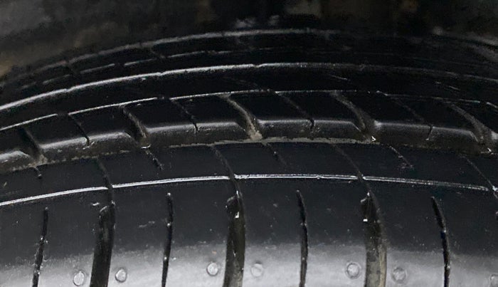 2015 Hyundai Grand i10 SPORTZ 1.2 KAPPA VTVT, Petrol, Manual, 35,513 km, Left Rear Tyre Tread