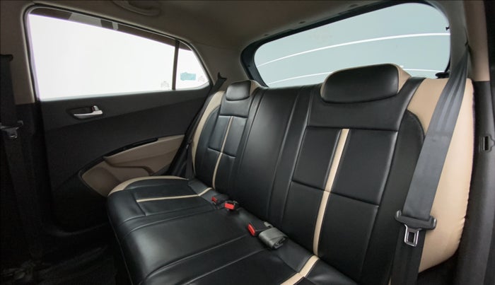 2015 Hyundai Grand i10 SPORTZ 1.2 KAPPA VTVT, Petrol, Manual, 35,513 km, Right Side Rear Door Cabin