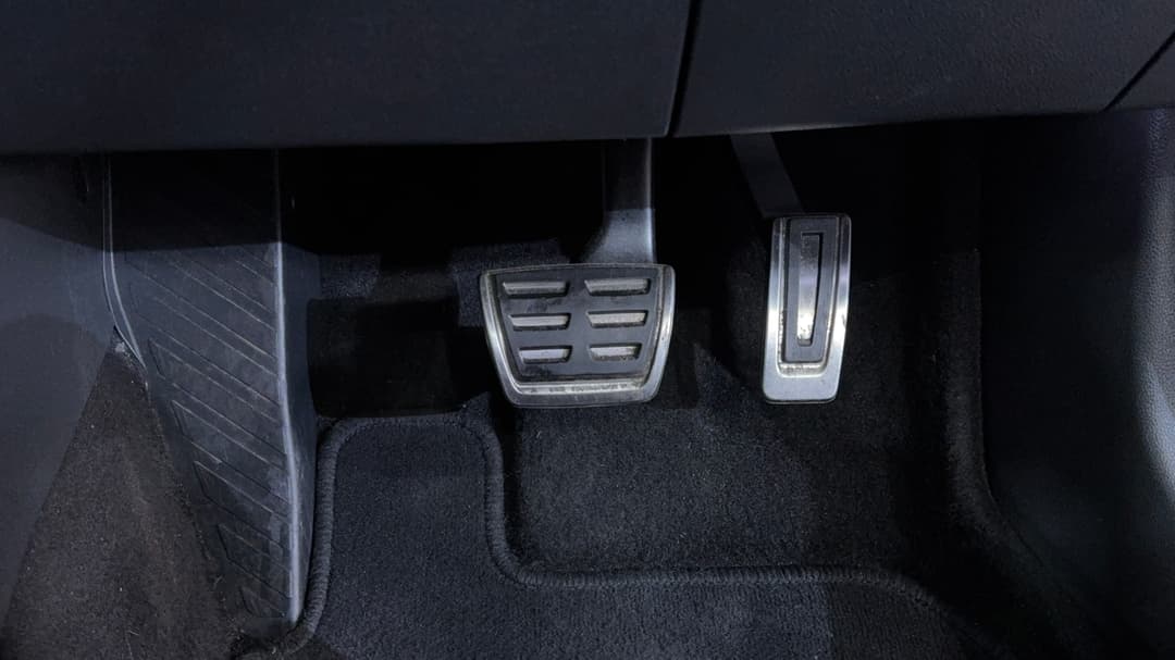 2018 SKODA Karoq 1.5 110tsi, Automatic, 40698 km, Pedals and Footmat