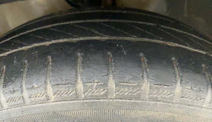 2015 Honda Brio 1.2 S MT I VTEC, Petrol, Manual, 63,269 km, Left Front Tyre Tread