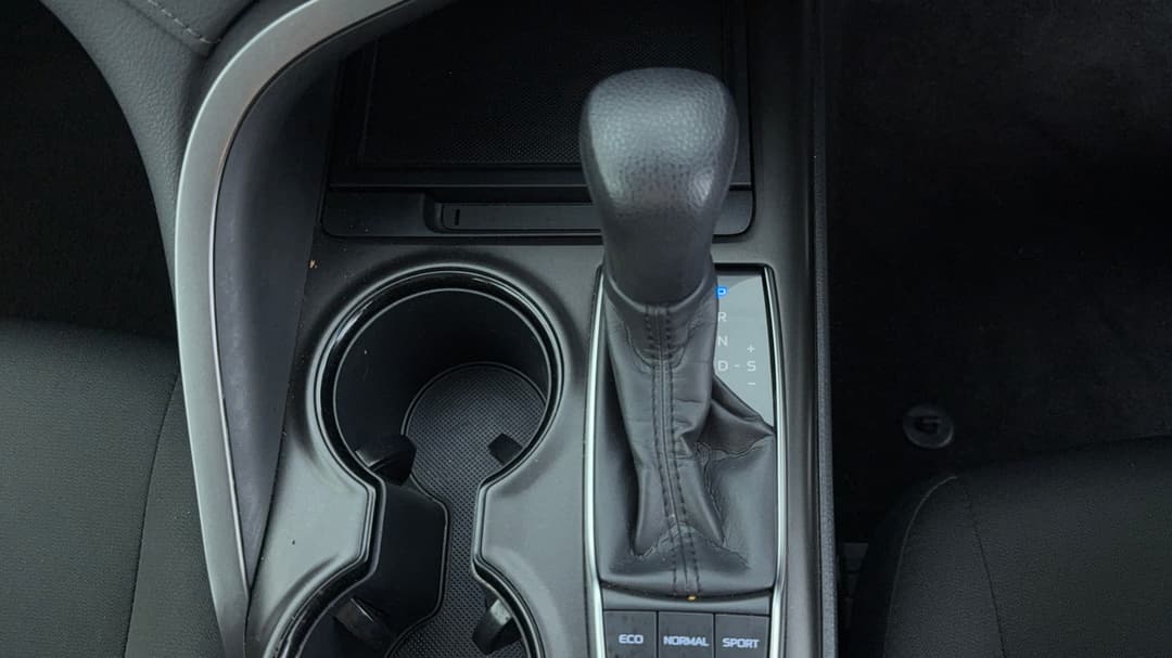 2024 Toyota Camry Ascent Hybrid, Automatic, 63062 km, Gear Lever 