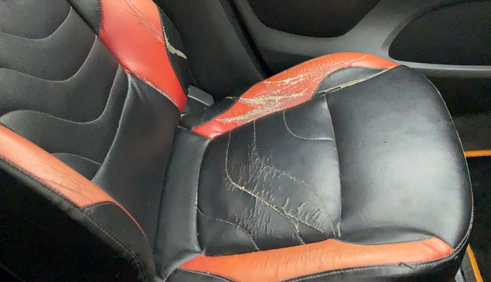 2016 Renault Kwid RXT 0.8, Petrol, Manual, 60,786 km, Front left seat (passenger seat) - Cover slightly torn