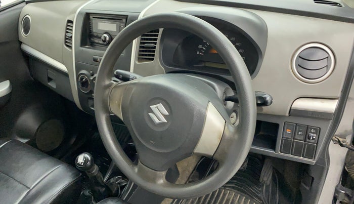 2011 Maruti Wagon R 1.0 LXI, Petrol, Manual, 60,784 km, Steering wheel - Steering cover is minor torn