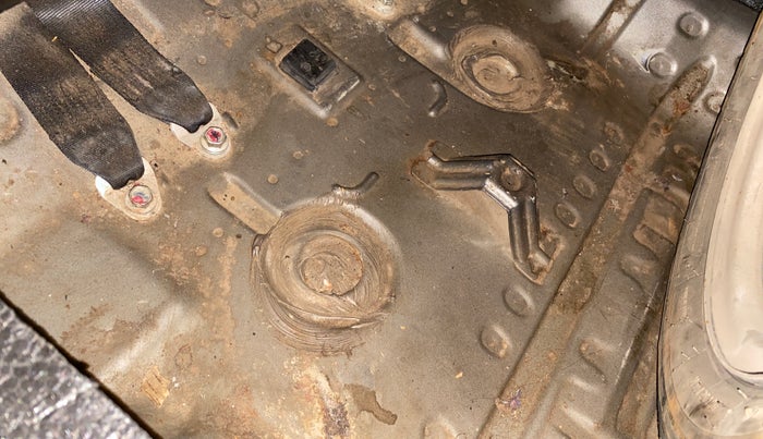 2011 Maruti Wagon R 1.0 LXI, Petrol, Manual, 60,784 km, Boot floor - Slight discoloration