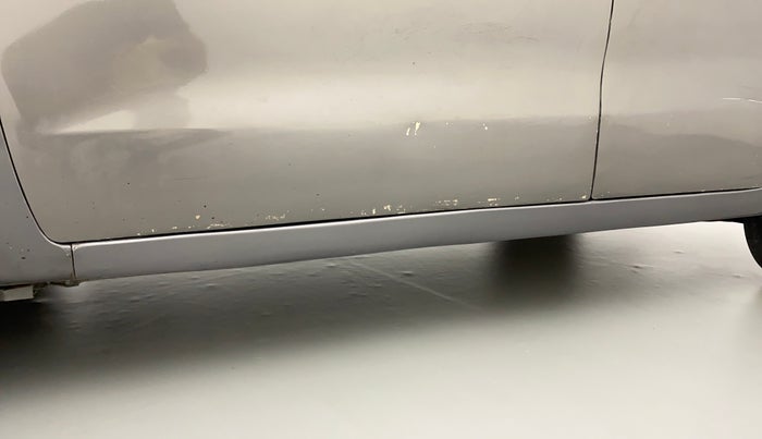 2011 Maruti Wagon R 1.0 LXI, Petrol, Manual, 60,784 km, Left running board - Slightly dented