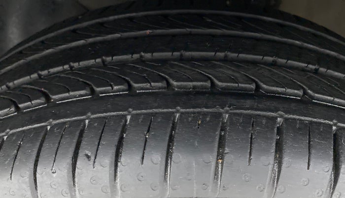 2019 Hyundai Elite i20 1.2  ASTA (O) CVT, Petrol, Automatic, 10,752 km, Left Front Tyre Tread