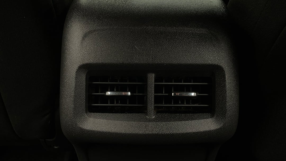 2019 Holden Equinox Lt Black Edition (fwd), Automatic, 52632 km, Rear A/C Vent