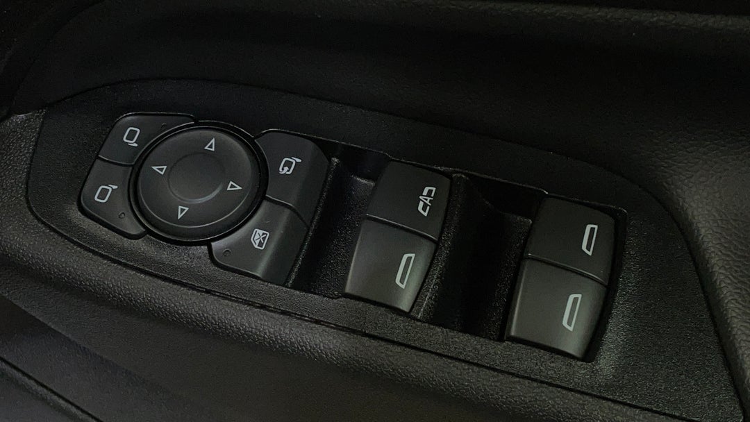 2019 Holden Equinox Lt Black Edition (fwd), Automatic, 52632 km, Drivers Side Door Panel Controls