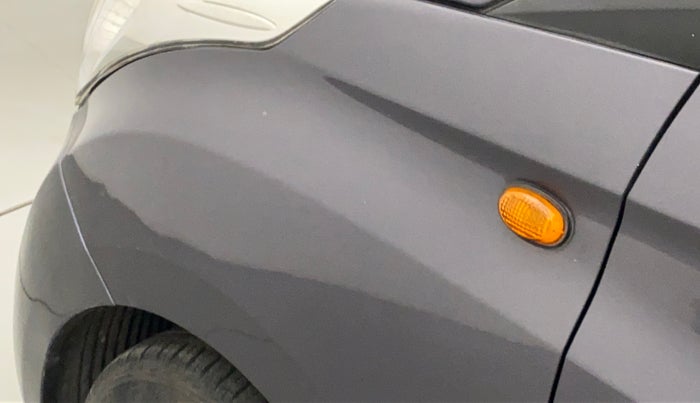 2014 Hyundai Eon SPORTZ, Petrol, Manual, 28,259 km, Left fender - Slightly dented