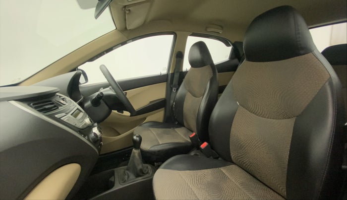 2014 Hyundai Eon SPORTZ, Petrol, Manual, 28,259 km, Right Side Front Door Cabin