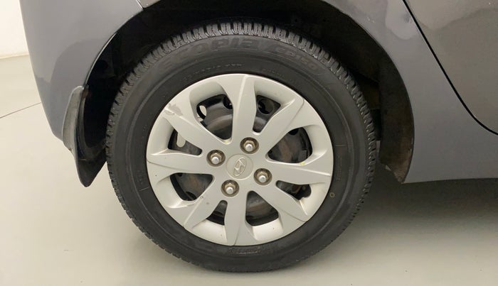 2014 Hyundai Eon SPORTZ, Petrol, Manual, 28,259 km, Right Rear Wheel
