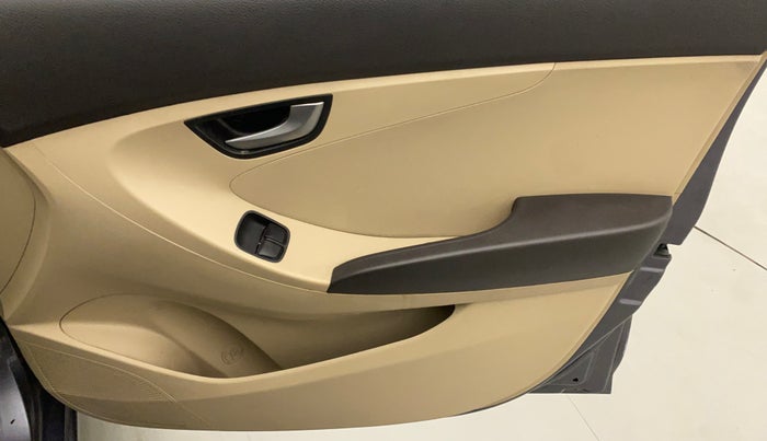 2014 Hyundai Eon SPORTZ, Petrol, Manual, 28,259 km, Driver Side Door Panels Control