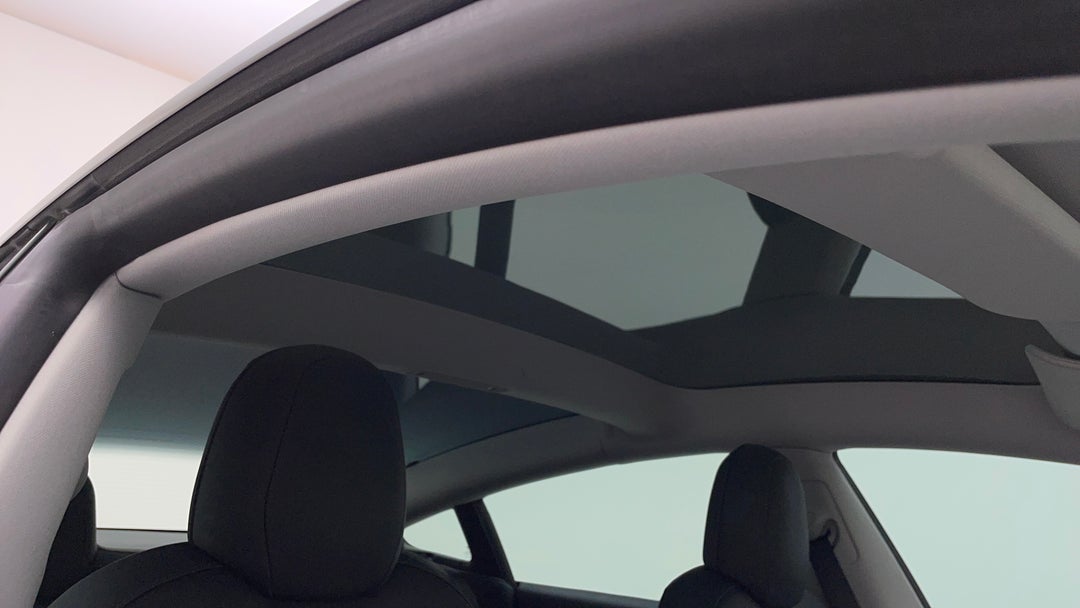 Interior Sunroof/Moonroof