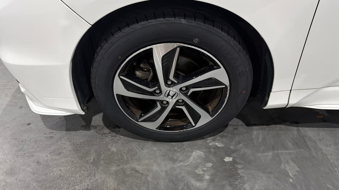 2016 Honda Odyssey Vti-l, Automatic, 62993 km, Left Front Wheel