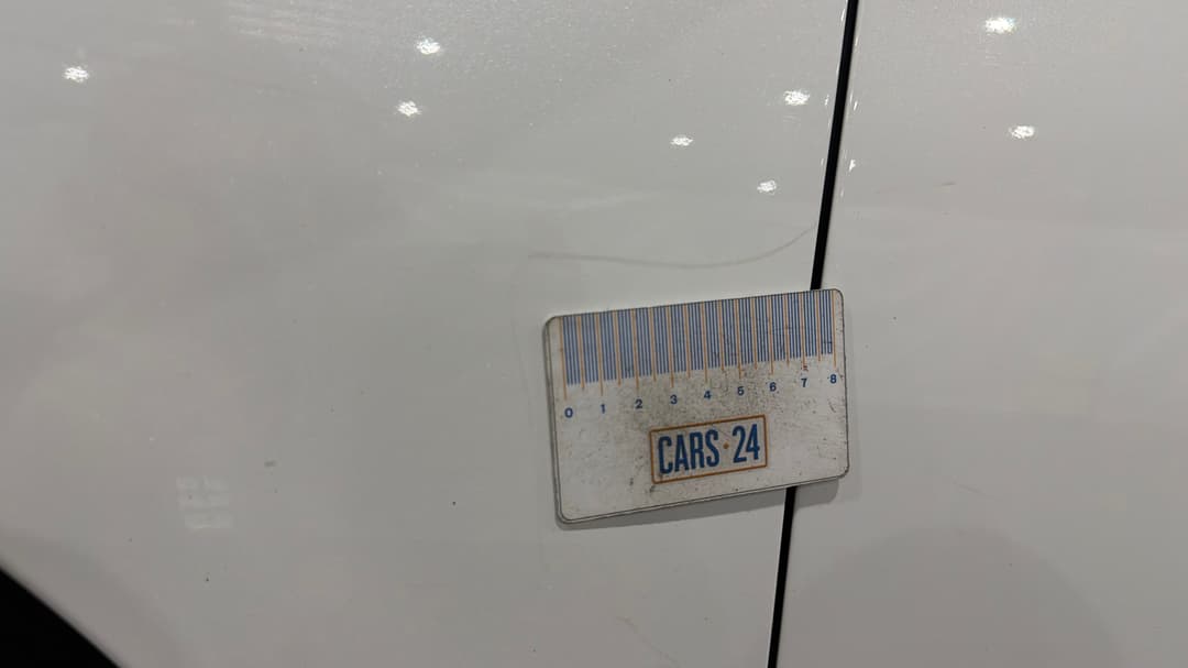 2016 Honda Odyssey Vti-l, Automatic, 62993 km, Quarter Panel Front LHS Guard Scratch