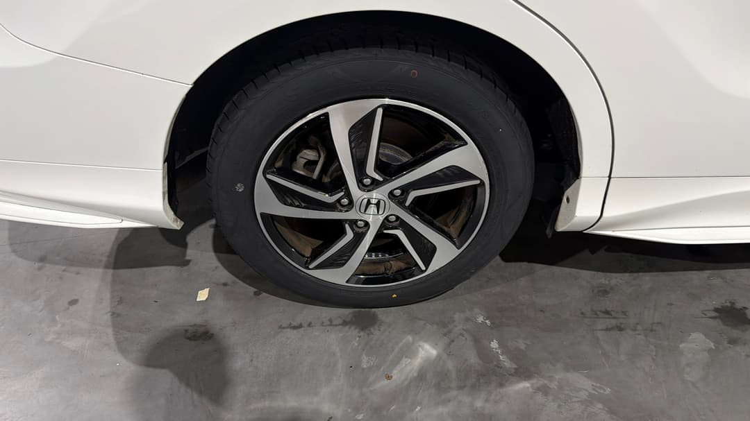 2016 Honda Odyssey Vti-l, Automatic, 62993 km, Right Rear Wheel