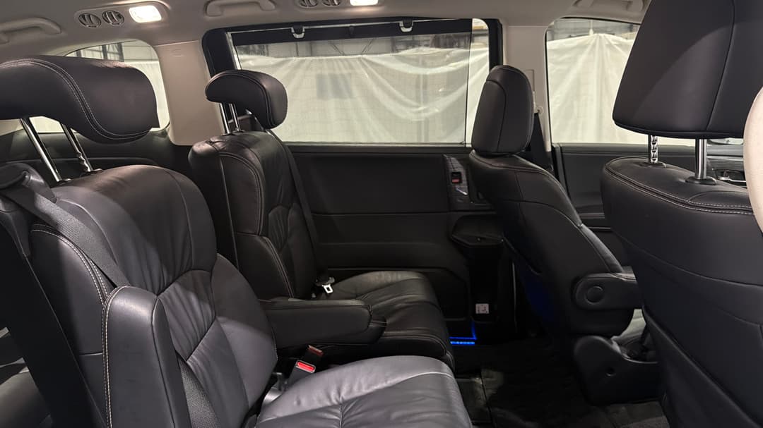 2016 Honda Odyssey Vti-l, Automatic, 62993 km, Right Side Rear Door Cabin View