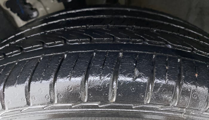 2017 Hyundai Elite i20 ASTA 1.2 (O), Petrol, Manual, 17,523 km, Left Front Tyre Tread