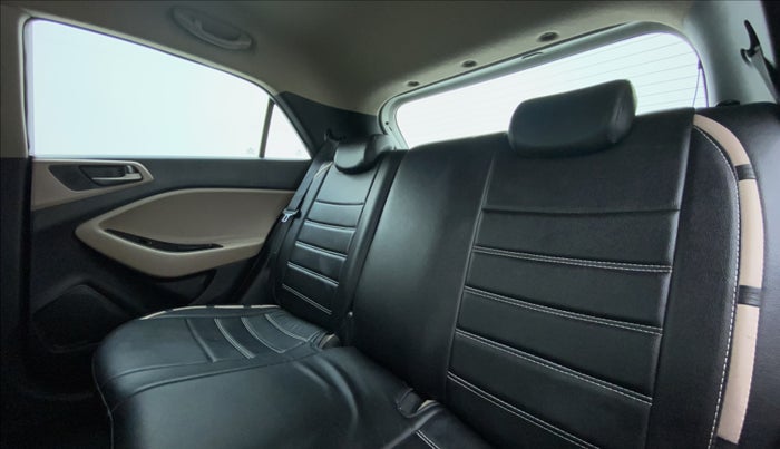 2017 Hyundai Elite i20 ASTA 1.2 (O), Petrol, Manual, 17,523 km, Right Side Rear Door Cabin