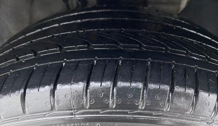 2017 Hyundai Elite i20 ASTA 1.2 (O), Petrol, Manual, 17,523 km, Right Front Tyre Tread