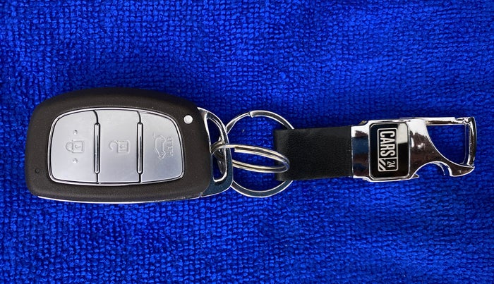 2017 Hyundai Elite i20 ASTA 1.2 (O), Petrol, Manual, 17,523 km, Key Close Up