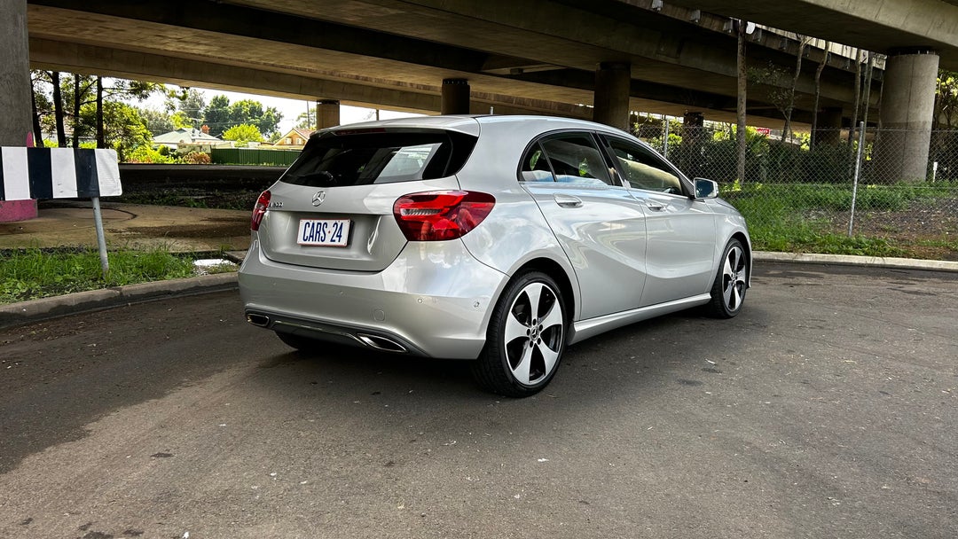 Right Back Diagonal (45- Degree) View