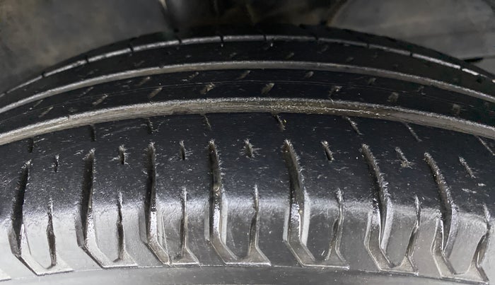 2019 Maruti Dzire VXI, Petrol, Manual, 39,701 km, Right Front Tyre Tread