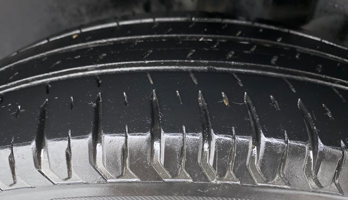 2019 Maruti Dzire VXI, Petrol, Manual, 39,701 km, Left Rear Tyre Tread