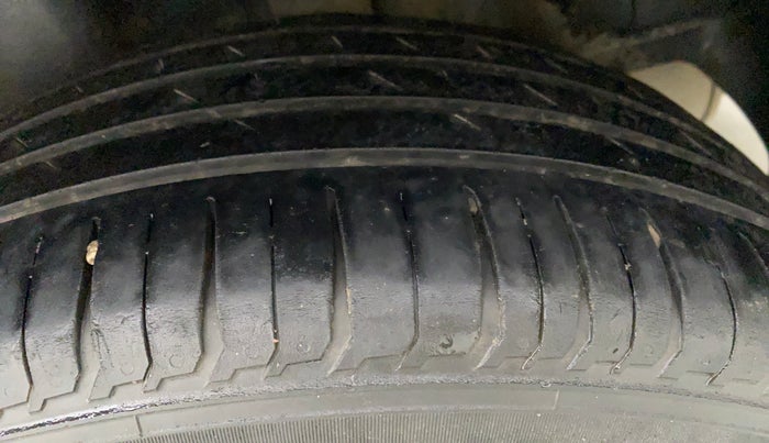 2018 Volkswagen Vento HIGHLINE DIESEL 1.5, Diesel, Manual, 1,06,080 km, Left Rear Tyre Tread