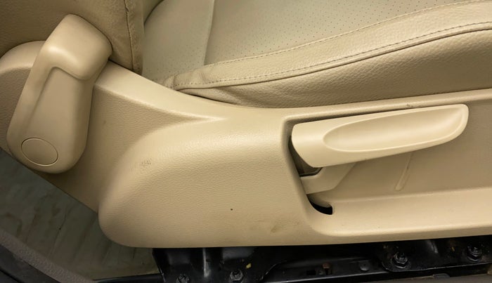 2018 Volkswagen Vento HIGHLINE DIESEL 1.5, Diesel, Manual, 1,06,080 km, Driver Side Adjustment Panel