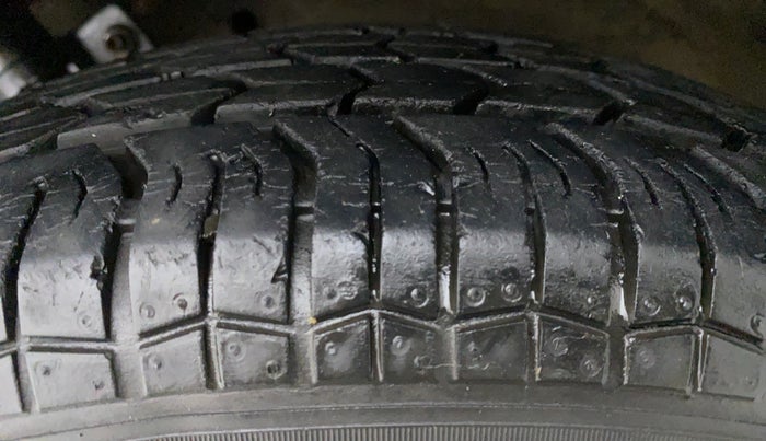 2012 Maruti Swift Dzire VXI, Petrol, Manual, 32,074 km, Left Front Tyre Tread