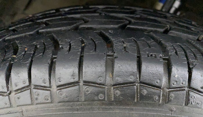 2012 Maruti Swift Dzire VXI, Petrol, Manual, 32,074 km, Right Front Tyre Tread