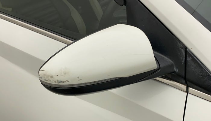2020 Hyundai NEW I20 SPORTZ 1.5 MT, Diesel, Manual, 49,583 km, Right rear-view mirror - Minor scratches