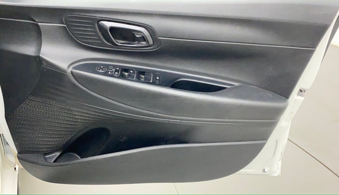 2020 Hyundai NEW I20 SPORTZ 1.5 MT, Diesel, Manual, 49,583 km, Driver Side Door Panels Control