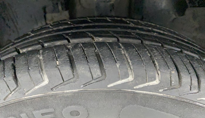 2018 Renault Kwid RXL, Petrol, Manual, 13,140 km, Left Front Tyre Tread