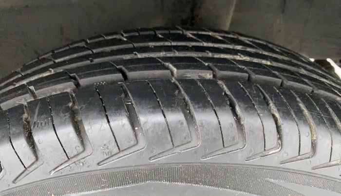 2018 Renault Kwid RXL, Petrol, Manual, 13,140 km, Left Rear Tyre Tread