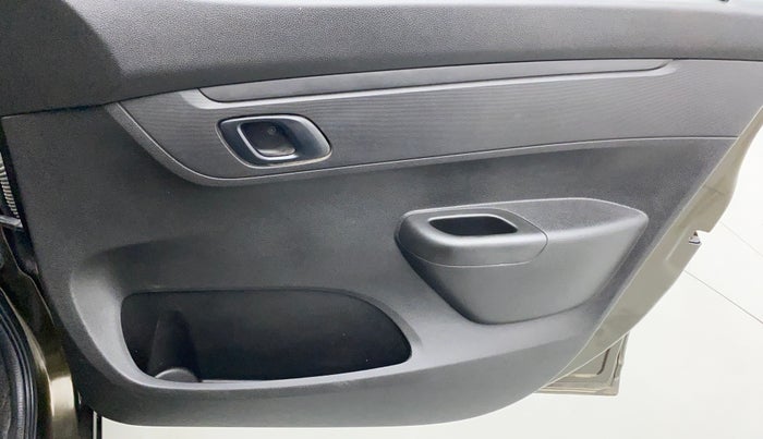 2018 Renault Kwid RXL, Petrol, Manual, 13,140 km, Driver Side Door Panels Control