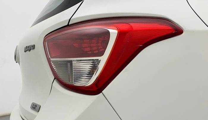 2015 Hyundai Grand i10 MAGNA 1.2 KAPPA VTVT, CNG, Manual, 1,03,121 km, Right tail light - Faded