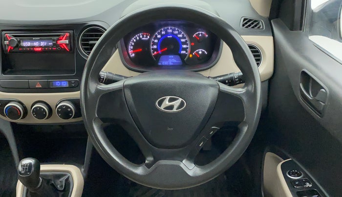 2015 Hyundai Grand i10 MAGNA 1.2 KAPPA VTVT, CNG, Manual, 1,03,121 km, Steering Wheel Close Up