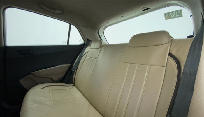 2015 Hyundai Grand i10 MAGNA 1.2 KAPPA VTVT, CNG, Manual, 1,03,121 km, Right Side Rear Door Cabin
