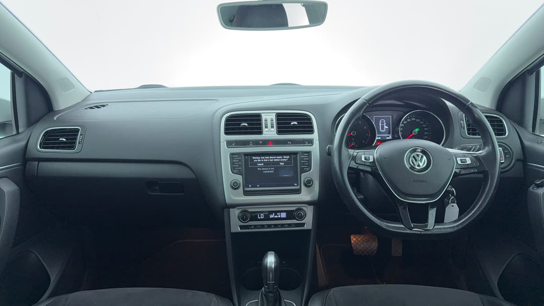 2017 Volkswagen Polo Urban + (81tsi), Automatic, 100640 km, Dashboard View