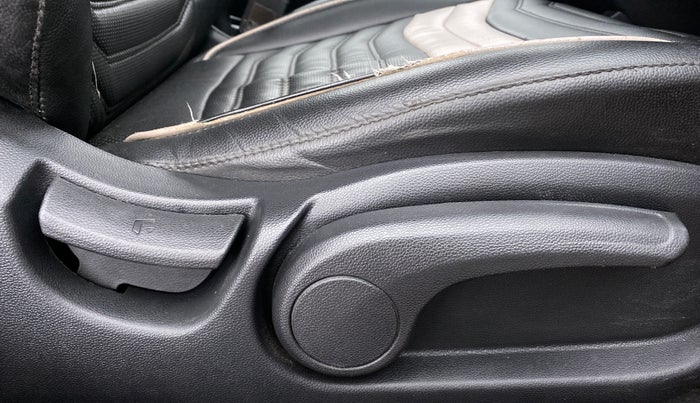2015 Hyundai Elite i20 SPORTZ 1.2, Petrol, Manual, 57,921 km, Driver Side Adjustment Panel