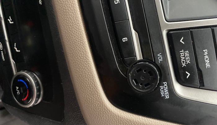 2015 Hyundai Elite i20 SPORTZ 1.2, Petrol, Manual, 57,921 km, Infotainment system - Button has minor damage