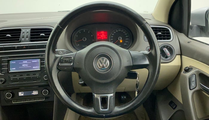 2013 Volkswagen Vento HIGHLINE 1.6 MPI, Petrol, Manual, 76,081 km, Steering Wheel Close Up