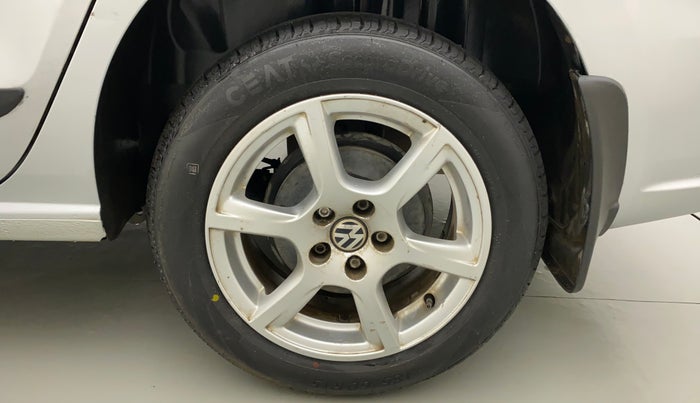 2013 Volkswagen Vento HIGHLINE 1.6 MPI, Petrol, Manual, 76,081 km, Left Rear Wheel