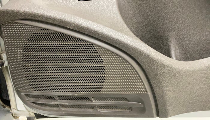 2013 Volkswagen Vento HIGHLINE 1.6 MPI, Petrol, Manual, 76,081 km, Speaker